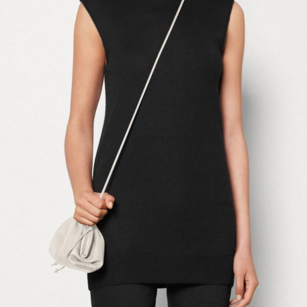 👛  Bottega Veneta Mini Pouch Mist in buttery soft Leather BNIB - Picture 2 of 10